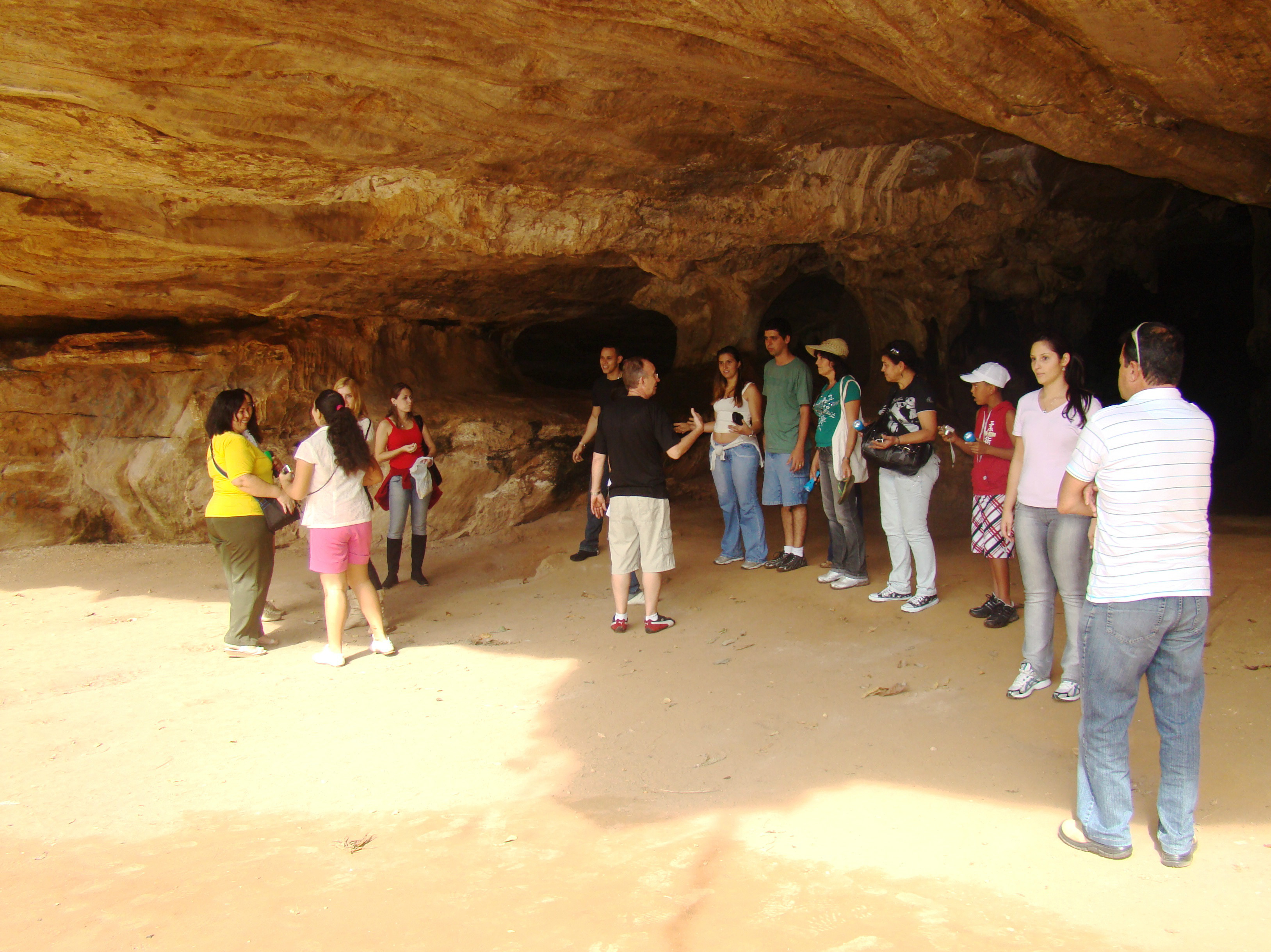 SETUR - Castelo: Gruta do Limoeiro terá programação especial sobre a  história dos índios Puris-Coroados