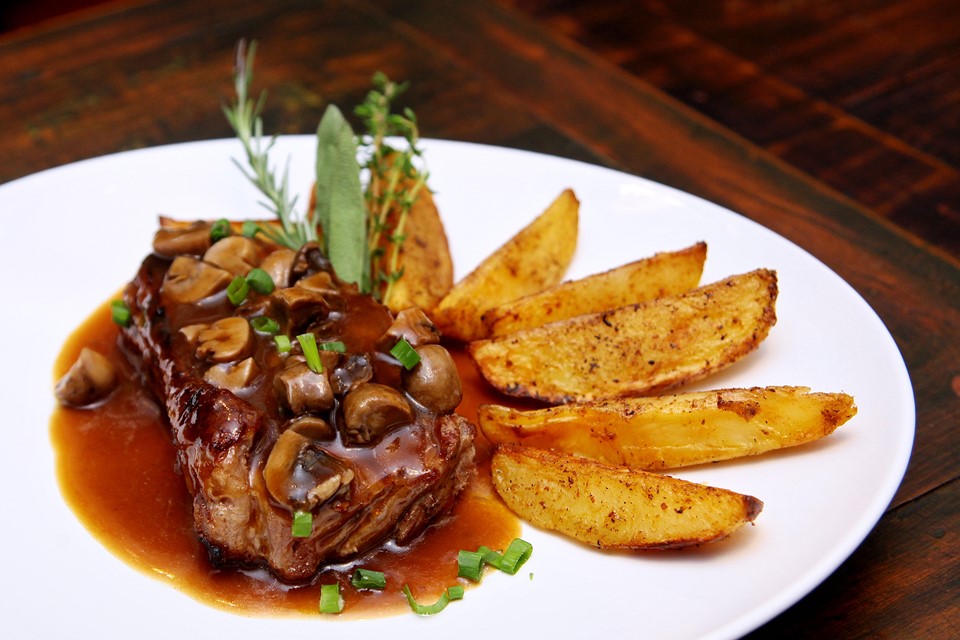 NYCRestaurante_New_York_Strip_Steak_ArianaRosa