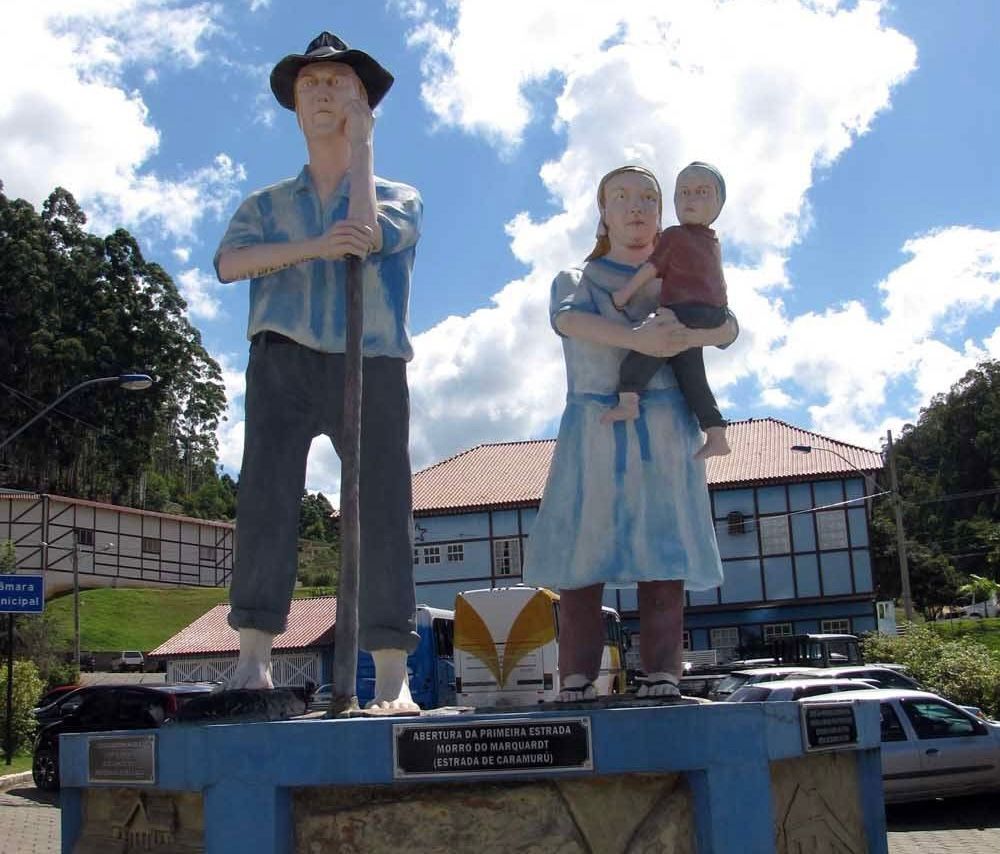 Monumento ao Imigrante Pomerano. Foto Prefeitura Municipal de Santa Maria de Jetibá (2)