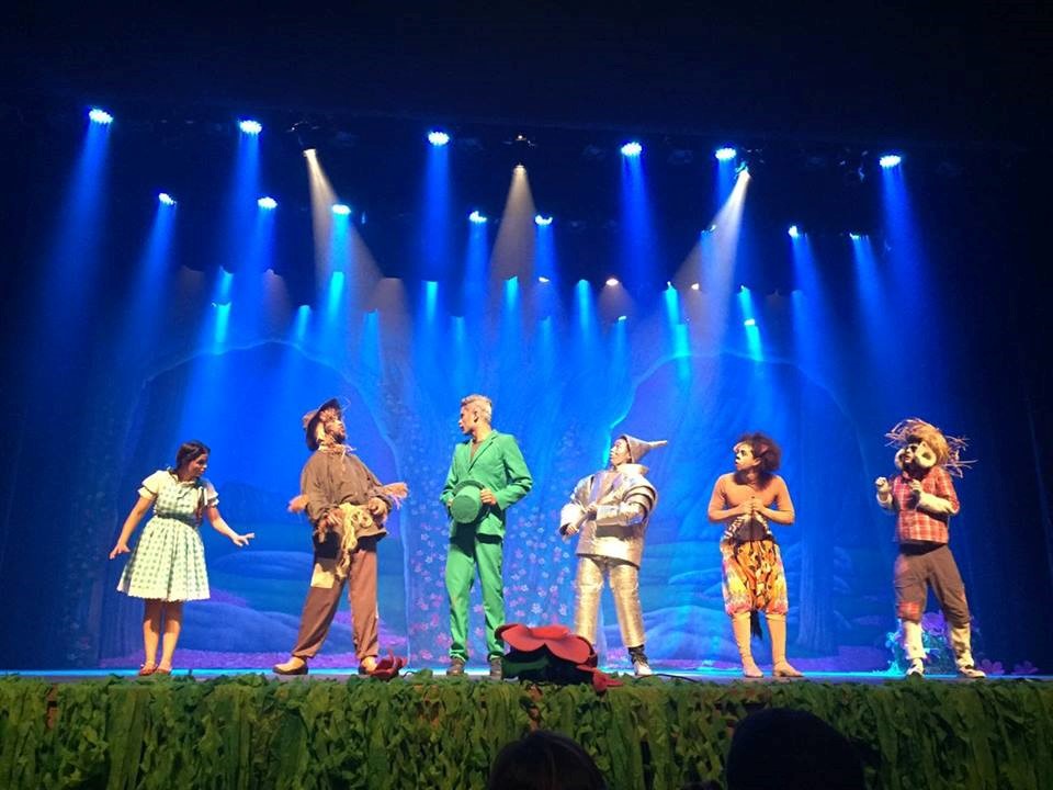 3  Peça O MAGICO DE OZ - Dourado Produções E Eventos - ES