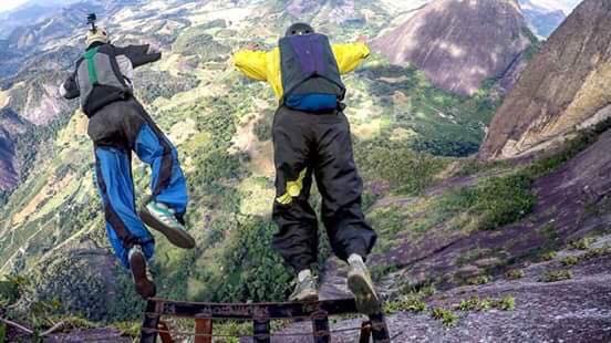 base_jump_castelo_divulgacao|||Fotógrafo:Divulgação